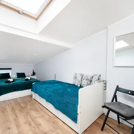 Two Levels Spacious - 116m2, Four Bedrooms - By Rentujemy *