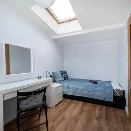 Two Levels Spacious - 116m2, Four Bedrooms - By Rentujemy Lodž