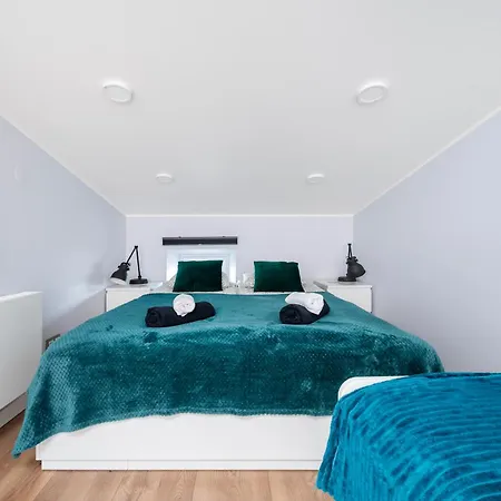 Two Levels Spacious - 116m2, Four Bedrooms - By Rentujemy *