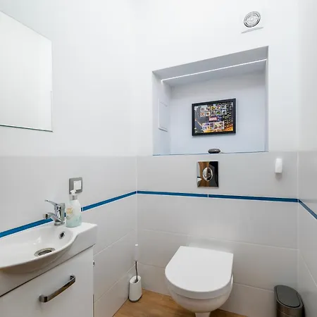 Two Levels Spacious - 116m2, Four Bedrooms - By Rentujemy Apartmán