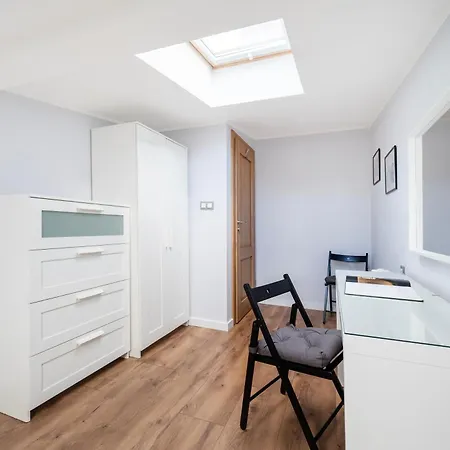 Two Levels Spacious - 116m2, Four Bedrooms - By Rentujemy Apartment