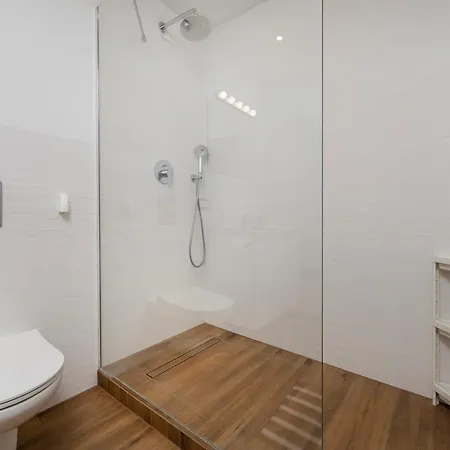 Two Levels Spacious - 116m2, Four Bedrooms - By Rentujemy 罗兹