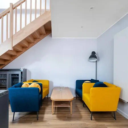 Two Levels Spacious - 116m2, Four Bedrooms - By Rentujemy Apartmán *