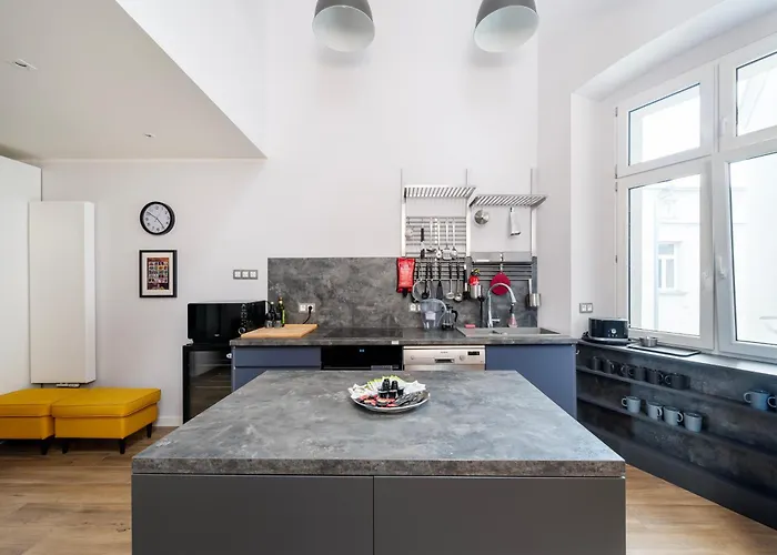 Apartment Two Levels Spacious - 116m2, Four Bedrooms - By Rentujemy Lodz