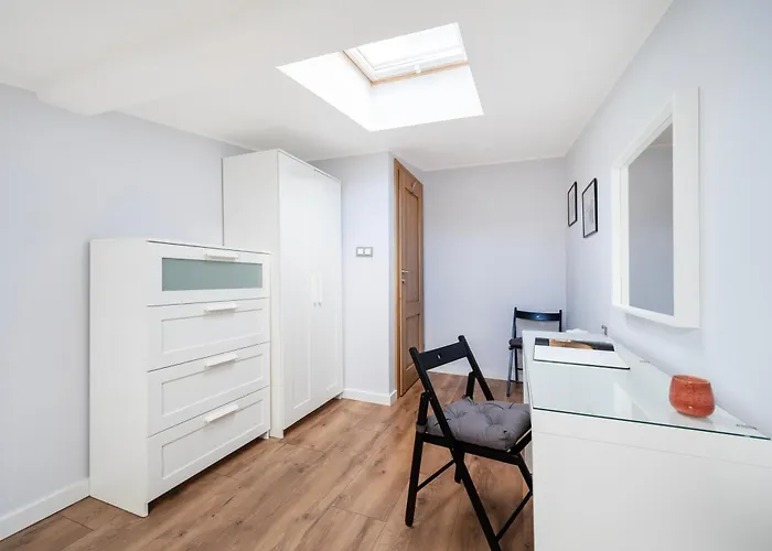 Two Levels Spacious - 116m2, Four Bedrooms - By Rentujemy Apartment